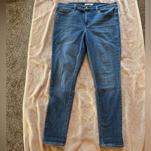 Women's Levi Strauss 311 Shaping Skinny Jeans, 32 waist.